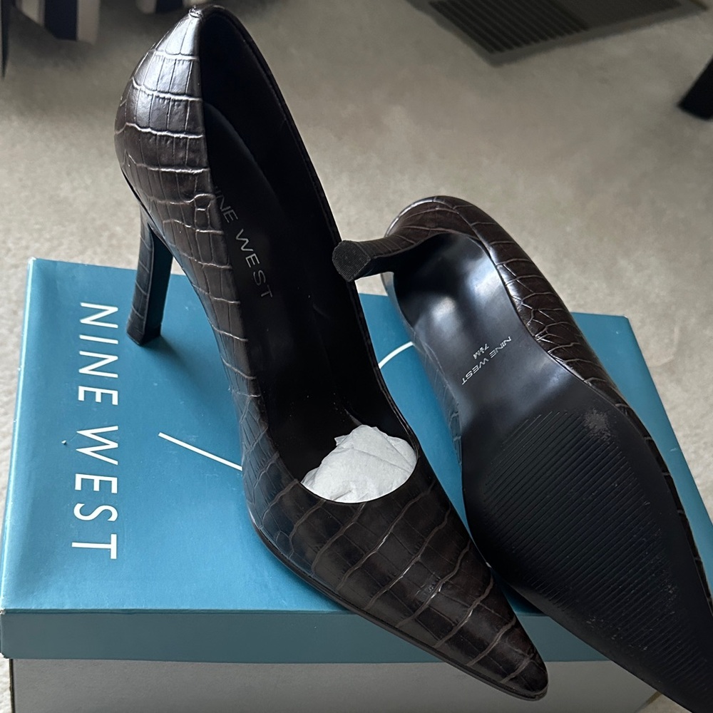 Nine West Dark Brown Croc-Pattern Heels, 7.5 M, worn once!